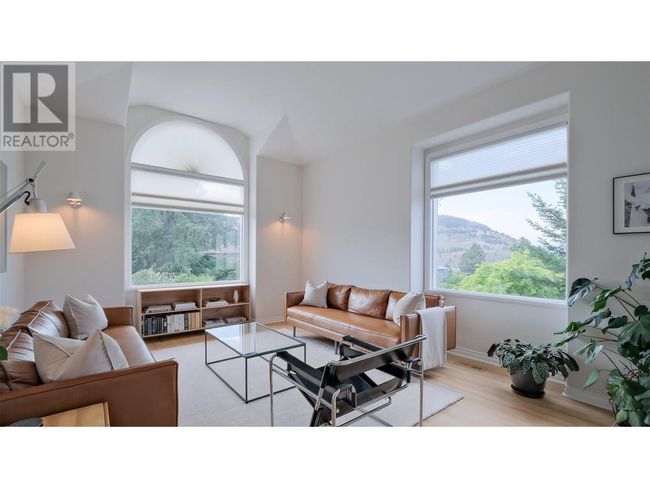 118 Sumac Ridge Dr, House other with 4 bedrooms, 3 bathrooms and 6 parking in Summerland BC | Image 8