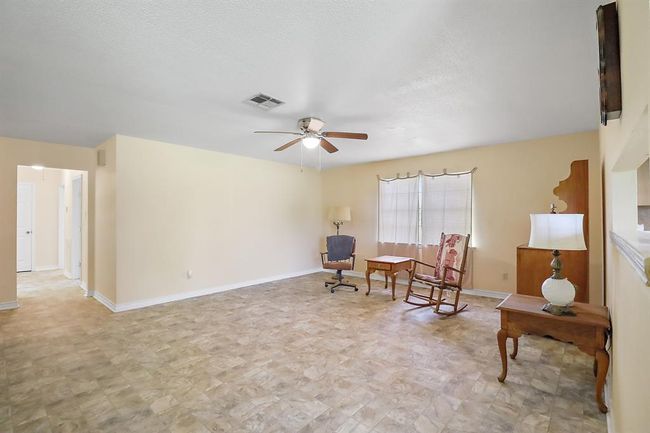 11221 State Highway 65, House other with 3 bedrooms, 2 bathrooms and 2 parking in Winnie TX | Image 11