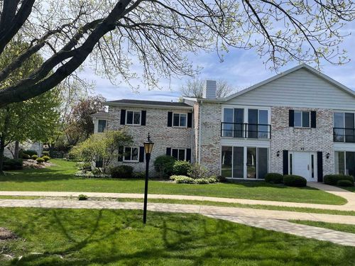 e-89 Golf Course Road, Madison, WI, 53704 | Card Image