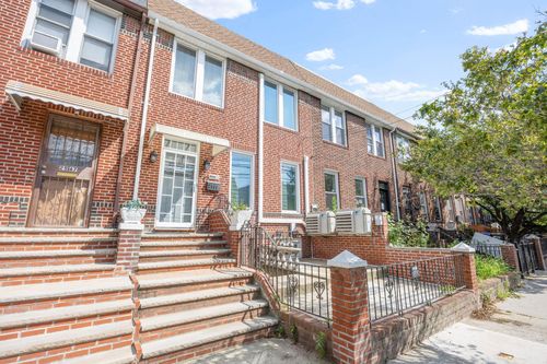 2569 46th St, Astoria, NY, 11103-1106 | Card Image