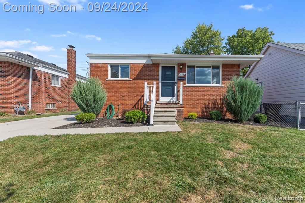 6th St, Wyandotte, MI 48192