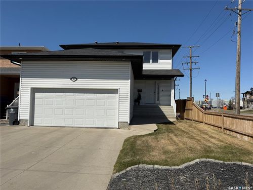 3102 37th St W, Saskatoon, SK, S7L7H9 | Card Image