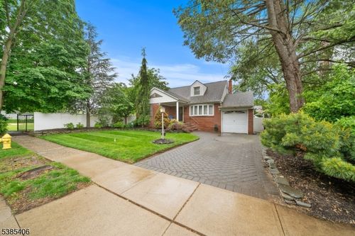 33 Irwin Pl, Bloomfield, NJ, 07003-3020 | Card Image