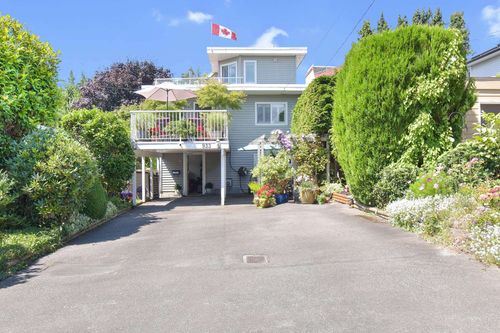 933 Habgood St, White Rock, BC, V4B4W5 | Card Image