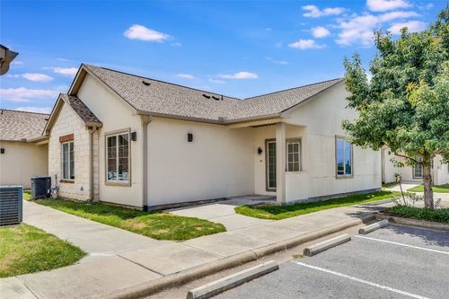 apt-201-2400 Louis Henna Blvd, Round Rock, TX, 78664-2088 | Card Image