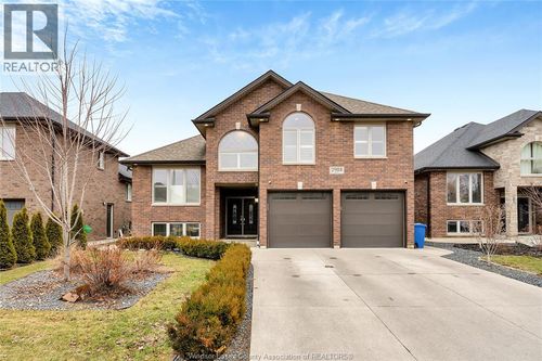 2988 Ruth Rd, Windsor, ON, N8R2K7 | Card Image