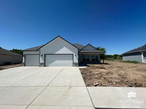 8387 Derik Ct, Manhattan, KS, 66502-8724 | Card Image