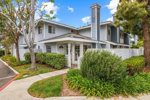 apt-d-19126 Queensport Ln, Huntington Beach, CA, 92646-2050 | Card Image