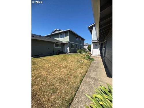 1537 Ne Kane Dr, Gresham, OR, 97030-4536 | Card Image