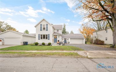 208 Dill Avenue, House other with 3 bedrooms, 2 bathrooms and 2 parking in Bowling Green OH | Image 2