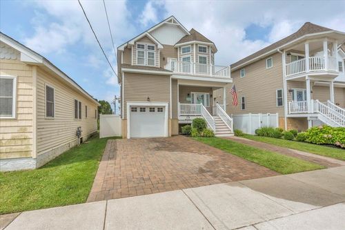 102 E 8th Ave, North Wildwood, NJ, 08260-5702 | Card Image
