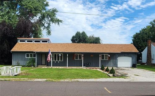 1715 8th St, Trenton, MO, 64683-2605 | Card Image