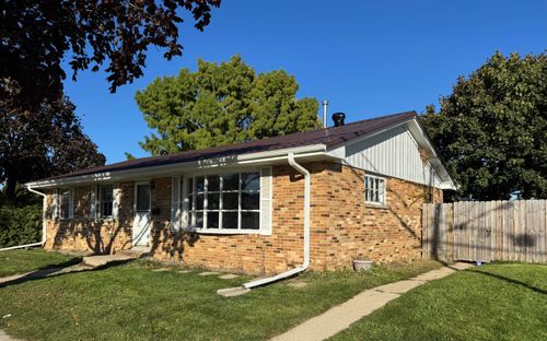 3915 Lasalle St, RACINE, WI, 53402-3411 | Card Image
