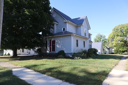 123 Rodney Ave, Walnut, IL, 61376-9513 | Card Image