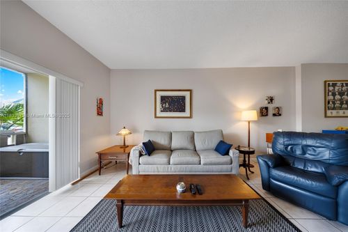 apt-104-4330 Hillcrest Dr, Hollywood, FL, 33021-7934 | Card Image