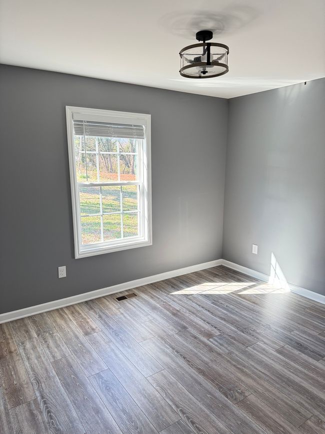 201 Sisk St, Home with 2 bedrooms, 1 bathrooms and null parking in Decherd TN | Image 8