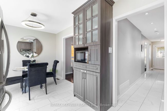 104 Sandmere Ave, House attached with 4 bedrooms, 3 bathrooms and 3 parking in Brampton ON | Image 19