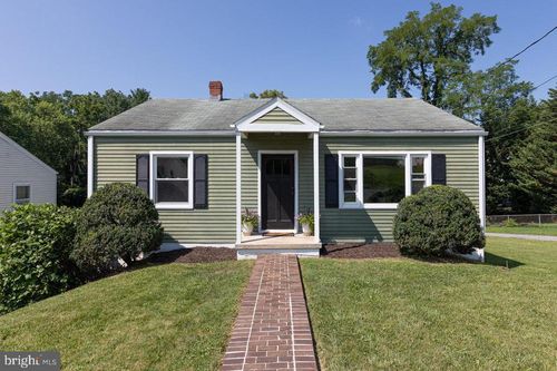 122 Fraser Ln, STAUNTON, VA, 24401-2325 | Card Image