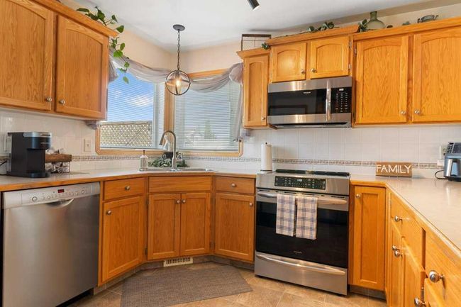 260 Deschner Close, House other with 5 bedrooms, 2 bathrooms and 2 parking in Red Deer AB | Image 21