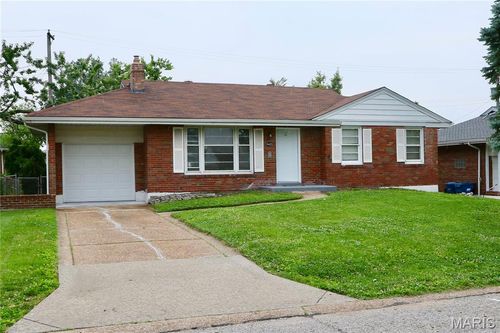 9423 Edgewater Dr, Jennings, MO, 63136-5117 | Card Image