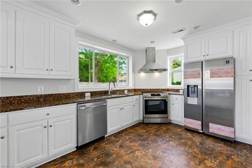 552 2nd Ave, Suffolk, VA, 23434-5650 | Card Image