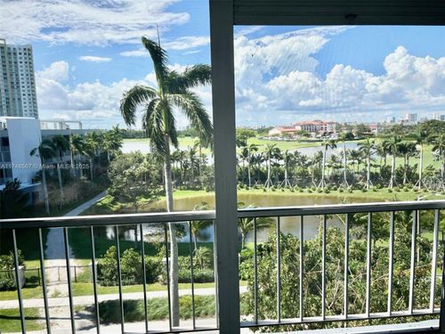 apt-631-200 Diplomat Pkwy, Hallandale Beach, FL, 33009-3783 | Card Image