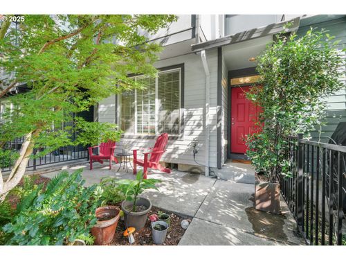 1179 Se Leander St, Hillsboro, OR, 97123-4881 | Card Image