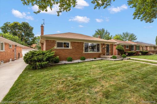 22121 Westhampton St, Oak Park, MI, 48237-3805 | Card Image