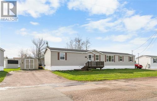 125 Nepisiguit Dr, Dieppe, NB, E1A7N1 | Card Image