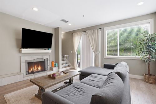 214-1320 May St, Fort Worth, TX, 76104-7658 | Card Image