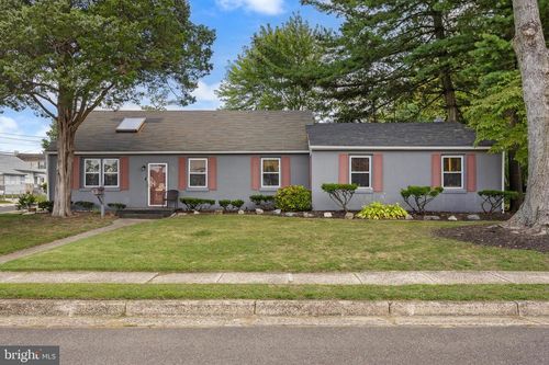 102 Lincoln Ave, MOUNT EPHRAIM, NJ, 08059-1639 | Card Image
