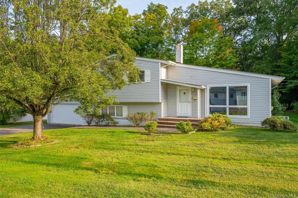 Foxwood Rd, West Nyack, NY 10994