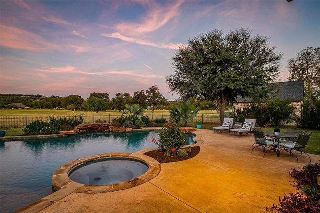 1204 E Scandinavian Ct, House other with 4 bedrooms, 4 bathrooms and null parking in Granbury TX | Image 9