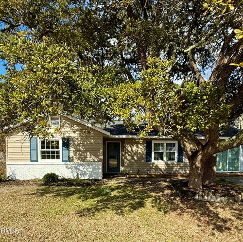 124 Jefferson St, Beaufort, NC, 28516-9702 | Card Image