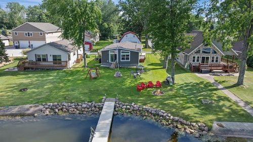 W4488 W Crystal Dr, CECIL, WI, 54111-9403 | Card Image
