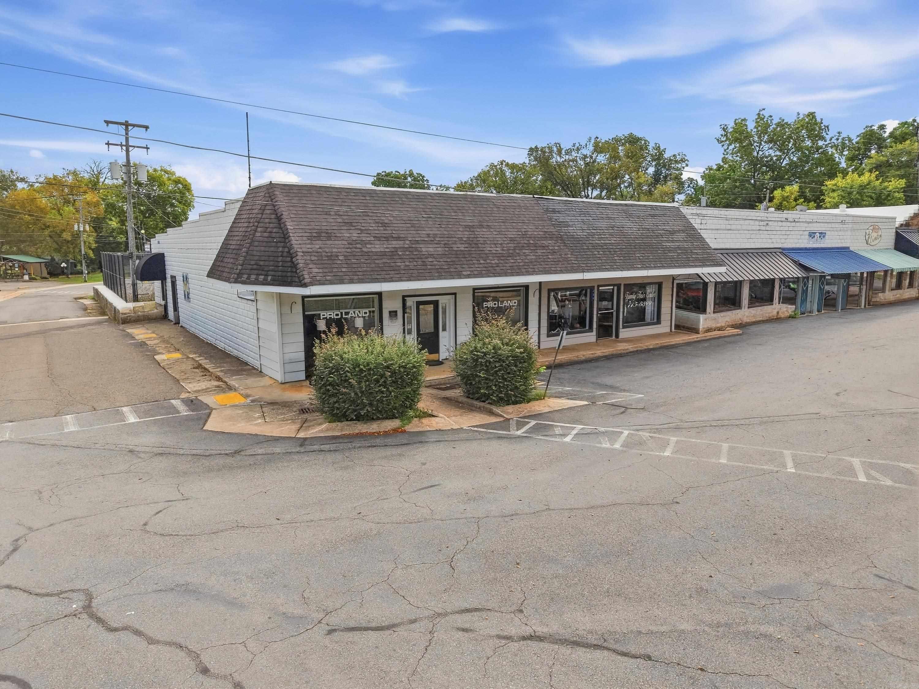 232 S Griggs St, Clinton, AR 72031