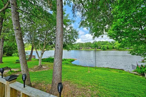 1925 E Lake Dr, Huntsville, TX, 77340 | Card Image