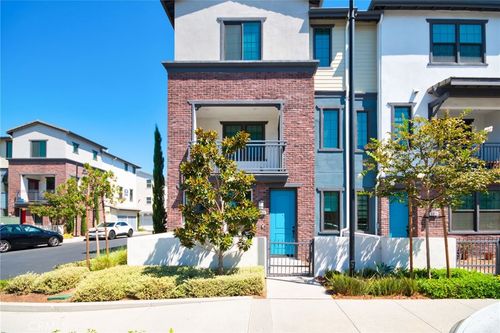 6958 Crimson Dr, Buena Park, CA, 90621-1175 | Card Image