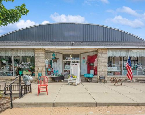 821 N Halleck St, Demotte, IN, 46310-9543 | Card Image
