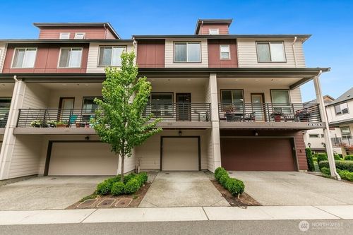 966 6th Walk Ne, Issaquah, WA, 98029-5459 | Card Image