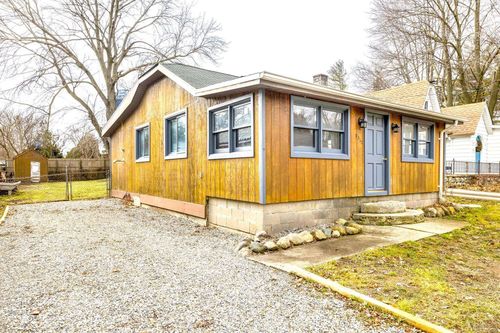 7312 Forest Dr, Lexington, MI, 48450-9765 | Card Image