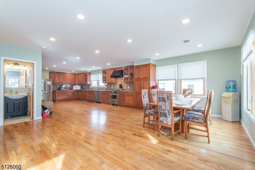 a-21 Phoenix Ave, Morristown, NJ, 07960-5013 | Card Image