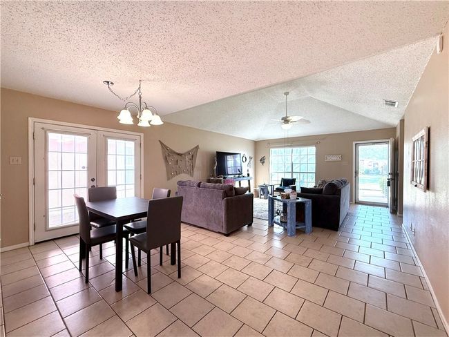 2303 Naples Dr, Townhouse with 3 bedrooms, 2 bathrooms and null parking in Ingleside TX | Image 7