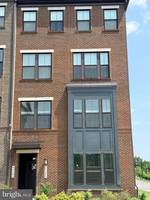 43347 Goshen Run Sq, ASHBURN, VA, 20148-3209 | Card Image