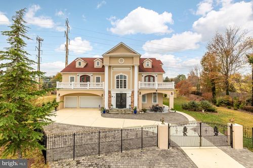 12 Redbud Ct, POTOMAC, MD, 20854-3731 | Card Image