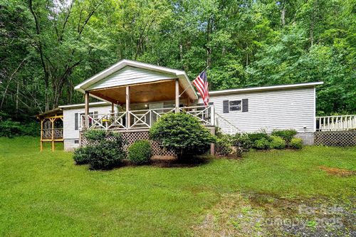 125 Stargazer Ln, Tuckasegee, NC, 28783-8881 | Card Image