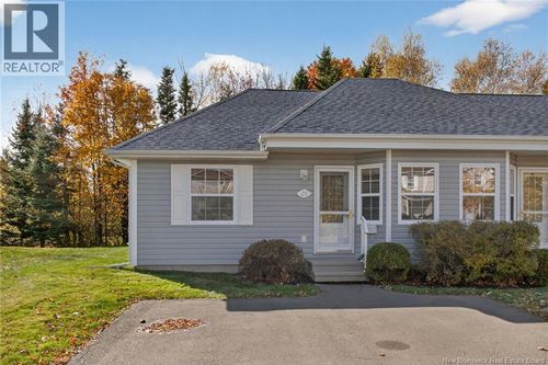 21 Firmin Cres, Moncton, NB, E1A7T1 | Card Image