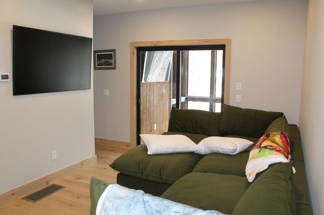 330 S Peak Rd, House other with 5 bedrooms, 5 bathrooms and null parking in Lincoln NH | Image 11