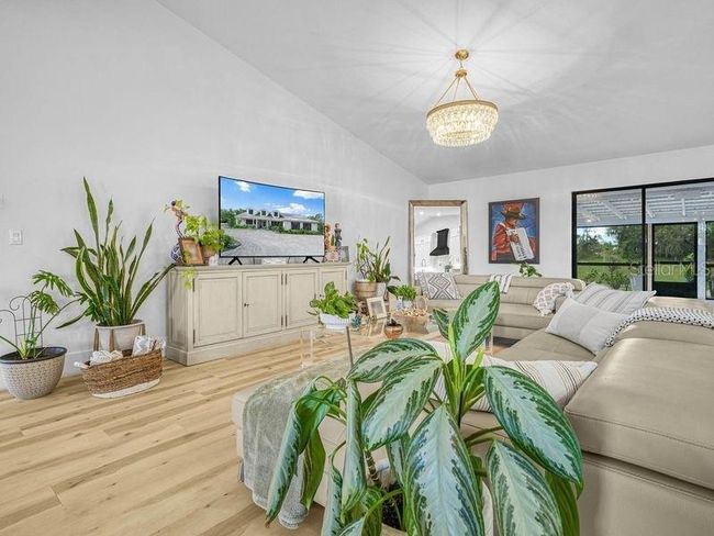1850 S Lake Reedy Blvd, House other with 4 bedrooms, 2 bathrooms and null parking in Frostproof FL | Image 9