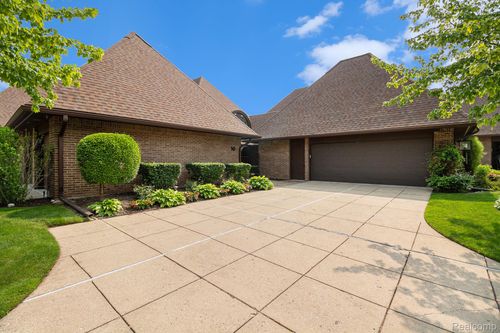 apt-10-9095 S Saginaw Rd, Grand Blanc, MI, 48439-9579 | Card Image